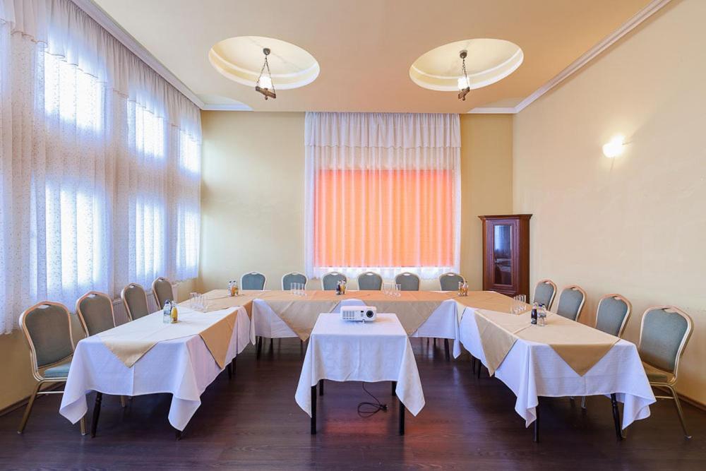 Apart Hotele Częstochowa Extérieur photo